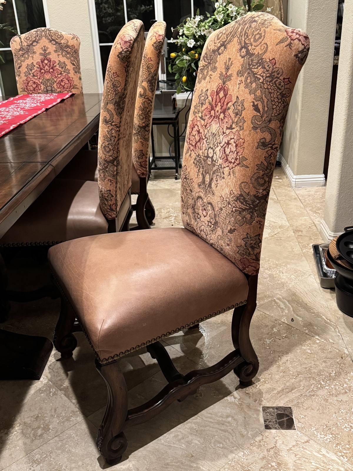 Dining Table set All Solid Wood. Table Extendable With 8 Chairs