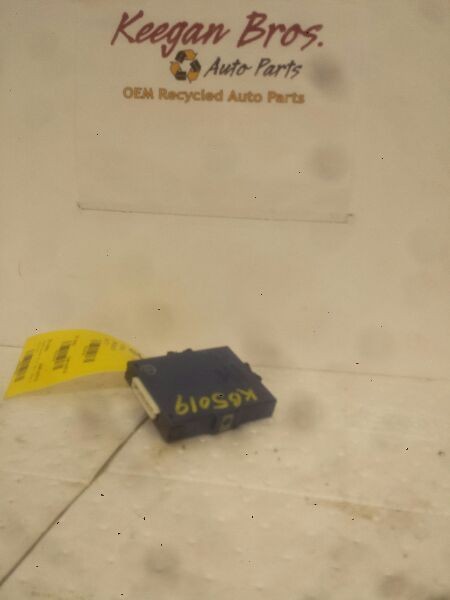 CHASSIS ECM MULTIPLEX NETWORK RIGHT HAND DASH THRU 10/05 FITS 04-06 PRIUS 249162