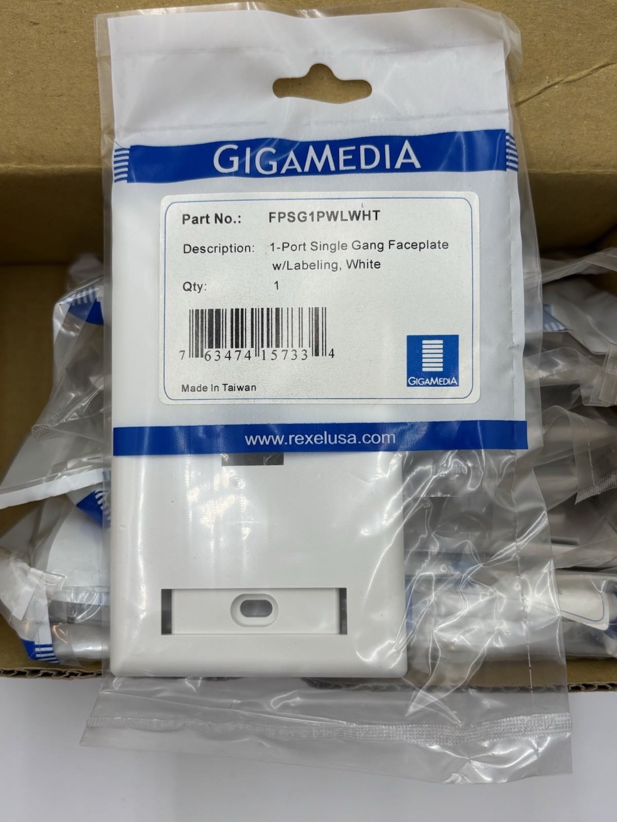*CLEARANCE* *130 FACEPLATES TOTAL* 1-Port Single Gang Faceplate W/Labeling WHITE