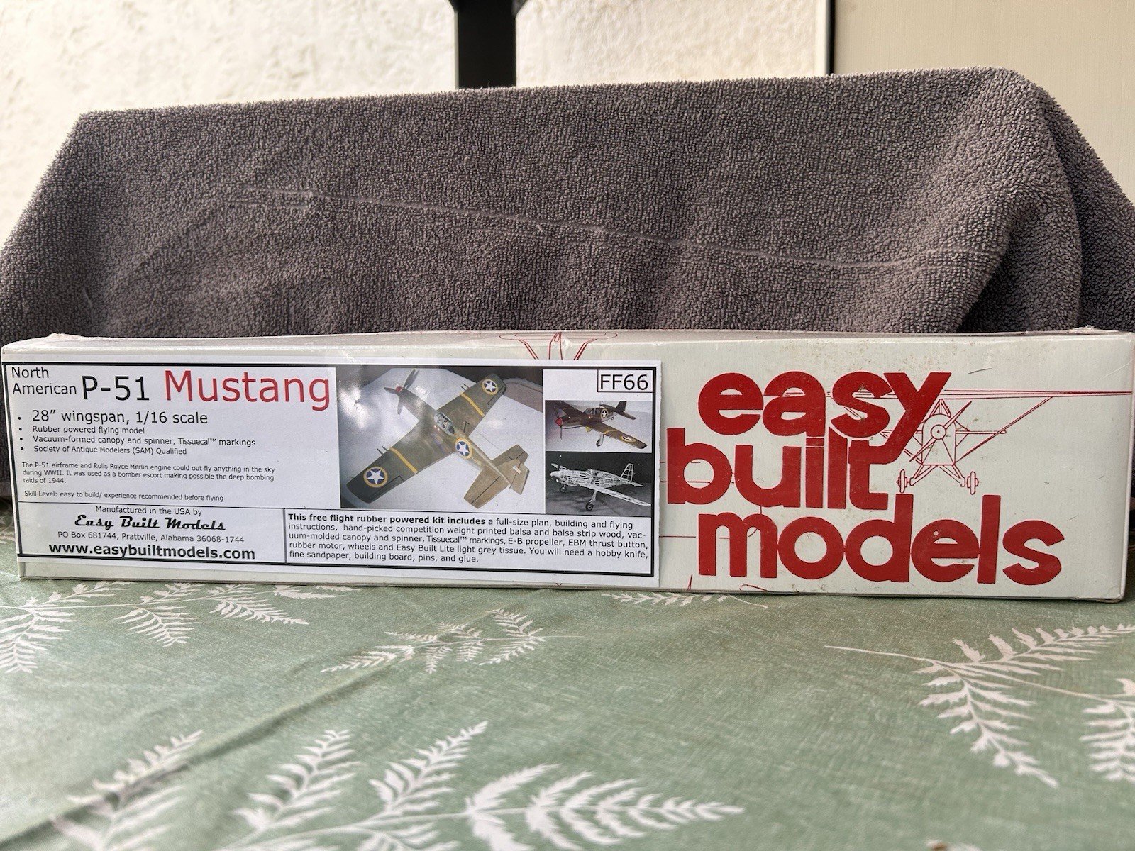 Vtg. EASY BUILT MODELS P-51 MUSTANG 28" WING SPAN Kit# FF-66 BALSA AIRPLANE KIT