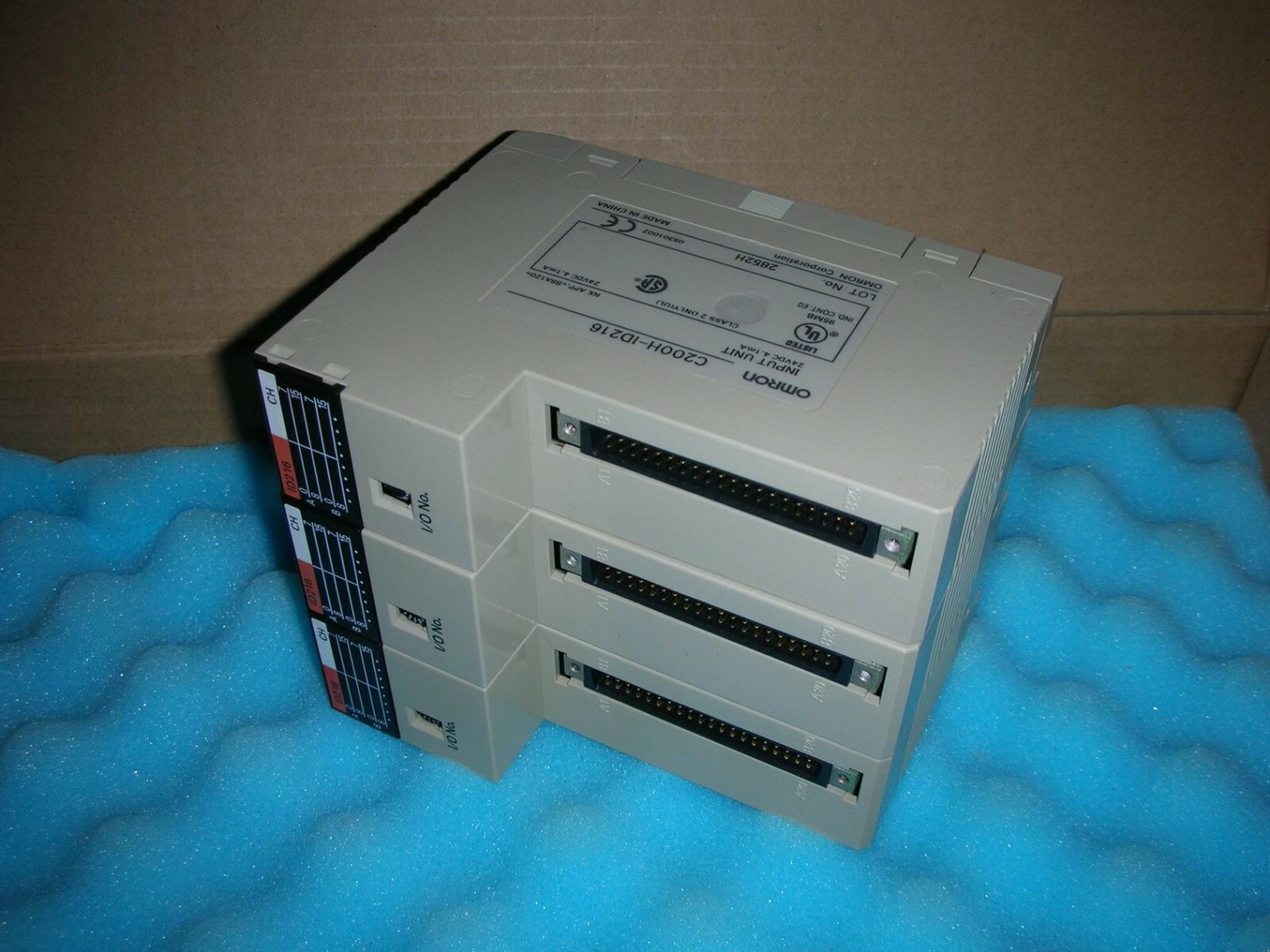 OMRON  C200H-ID216