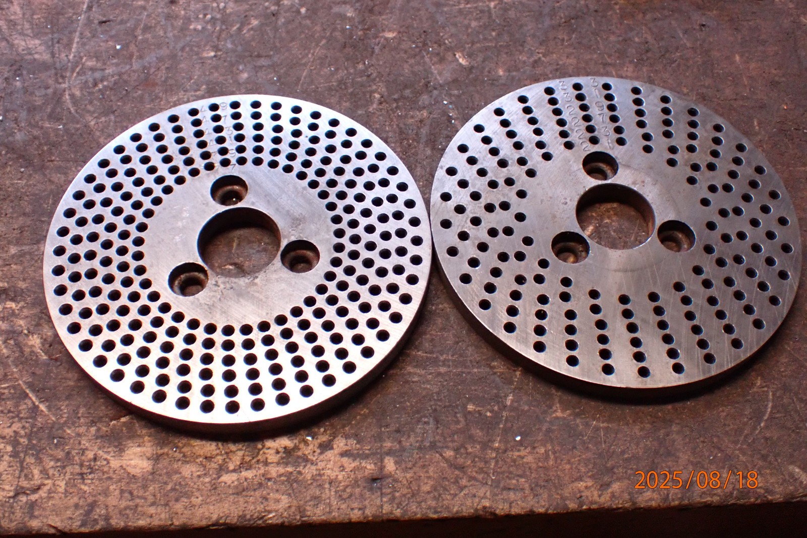 SMALL INDEX PLATES  FOR A DIVIDING FIXTURE OR SMALL SUPER SPACER INDEX HEAD