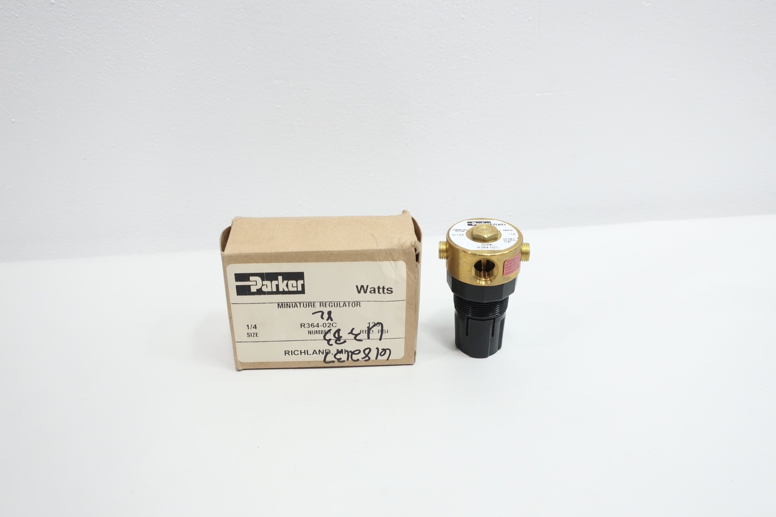 Parker R364-02C Miniature Regulator 300psi 0-125psi 1/4in Npt