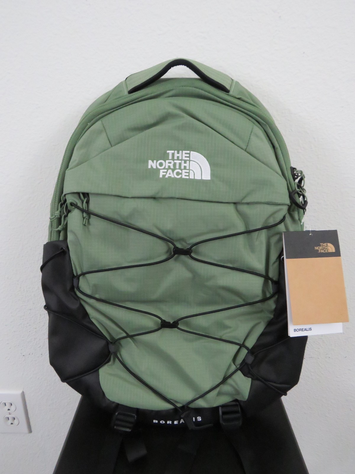 NWT The North Face Unisex Borealis Day Travel Hike Student Backpack - Bark Mist