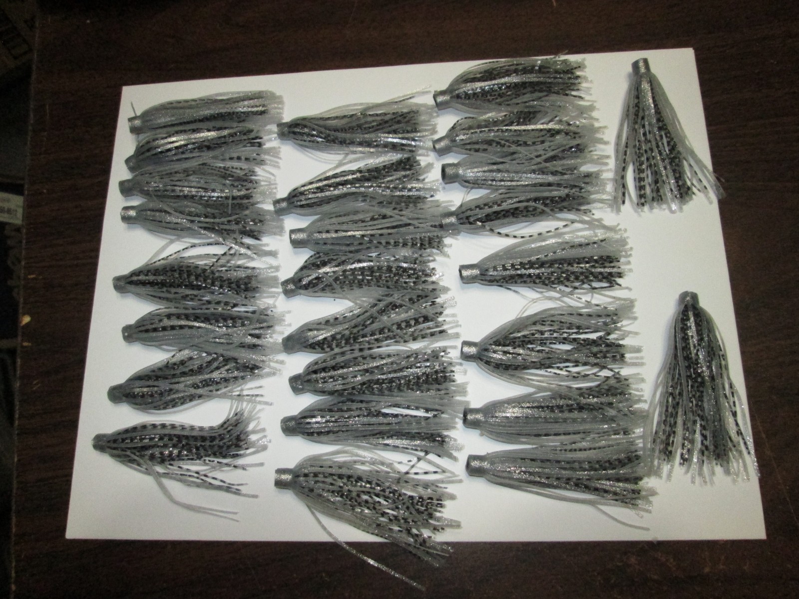 25 - QUICK CHANGE SILICONE RUBBER SKIRTS - 3" LONG - SILVER AND BLACK,,