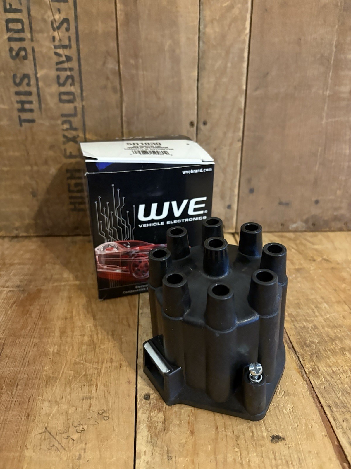 New In Box Wells Distributor Cap Part#5D1030