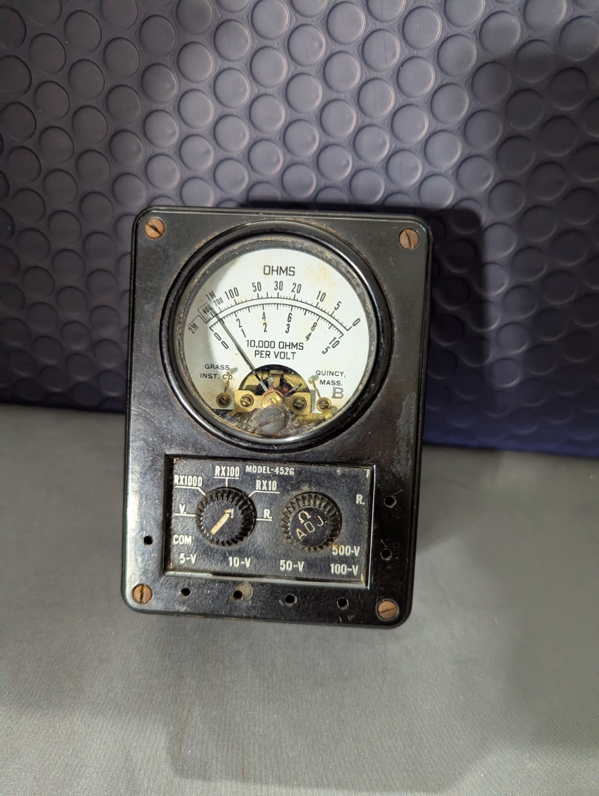 Vintage Model 452g OHMS 10000 VOLTS MILLIAMPERES hour Meter Gauge Case untested