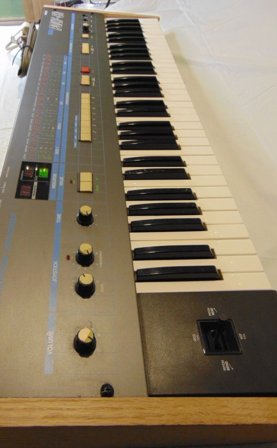 Working KORG POLY-61 Vintage 1980's Synthesizer Keyboard