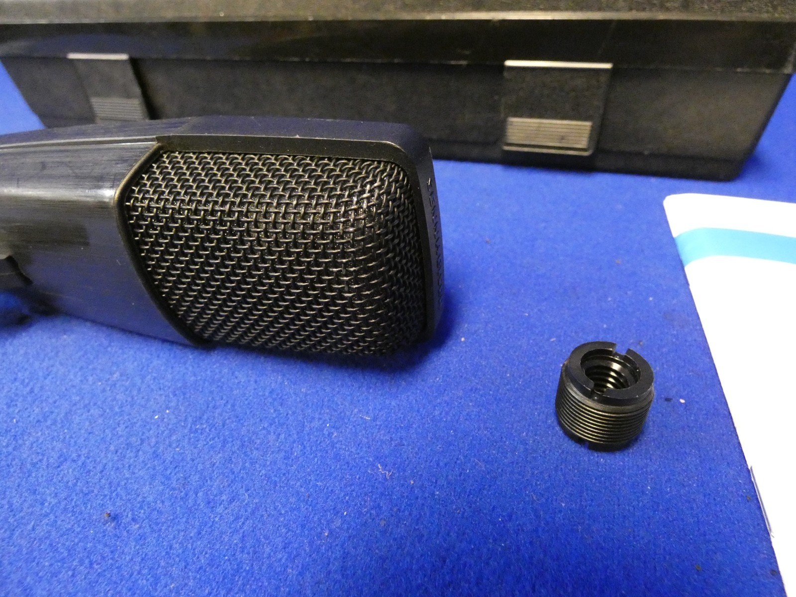 Sennheiser MD 421-II Cardioid Dynamic Microphone w/Sennheiser Case w/Foam