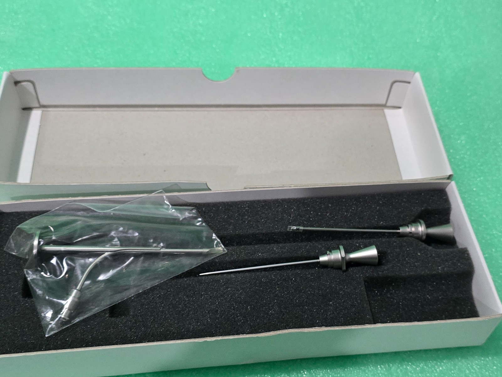 Lot of 2 Karl Storz 58706BS 2.5 mm 4cm Obturator & Karl Storz 58706BT 2.5 mm 4cm