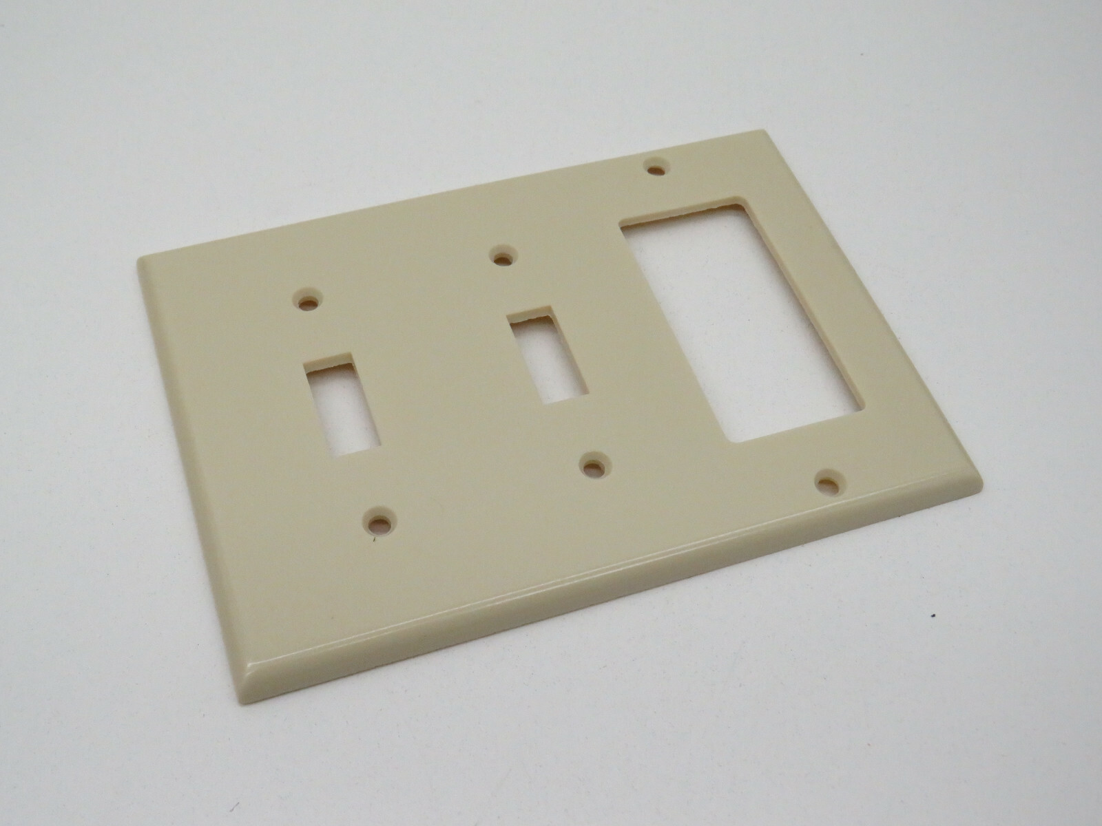 (6-Pack) Leviton Combo Wallplate 3-Gang 2-Toggle 1-Decora/GFCI Device, Ivory