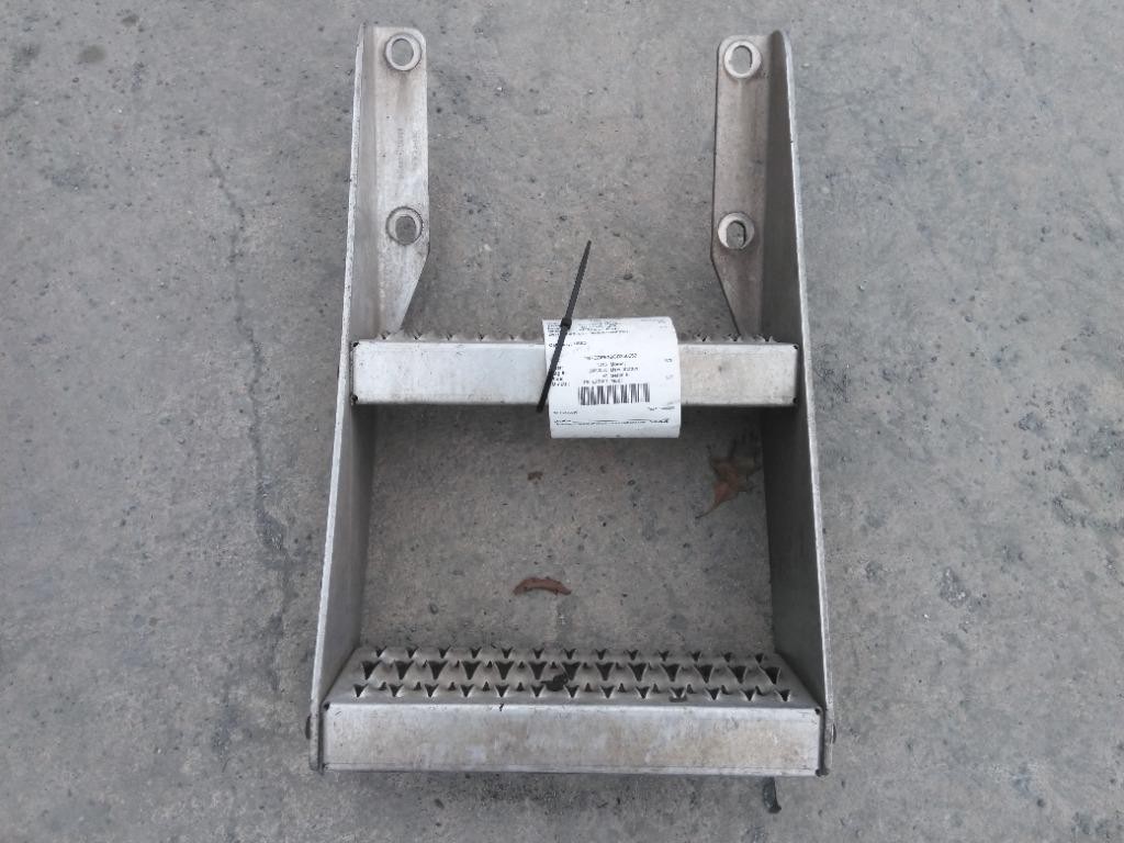 Replaces 2016 PETERBILT 579 FRAME STEP ,  MD