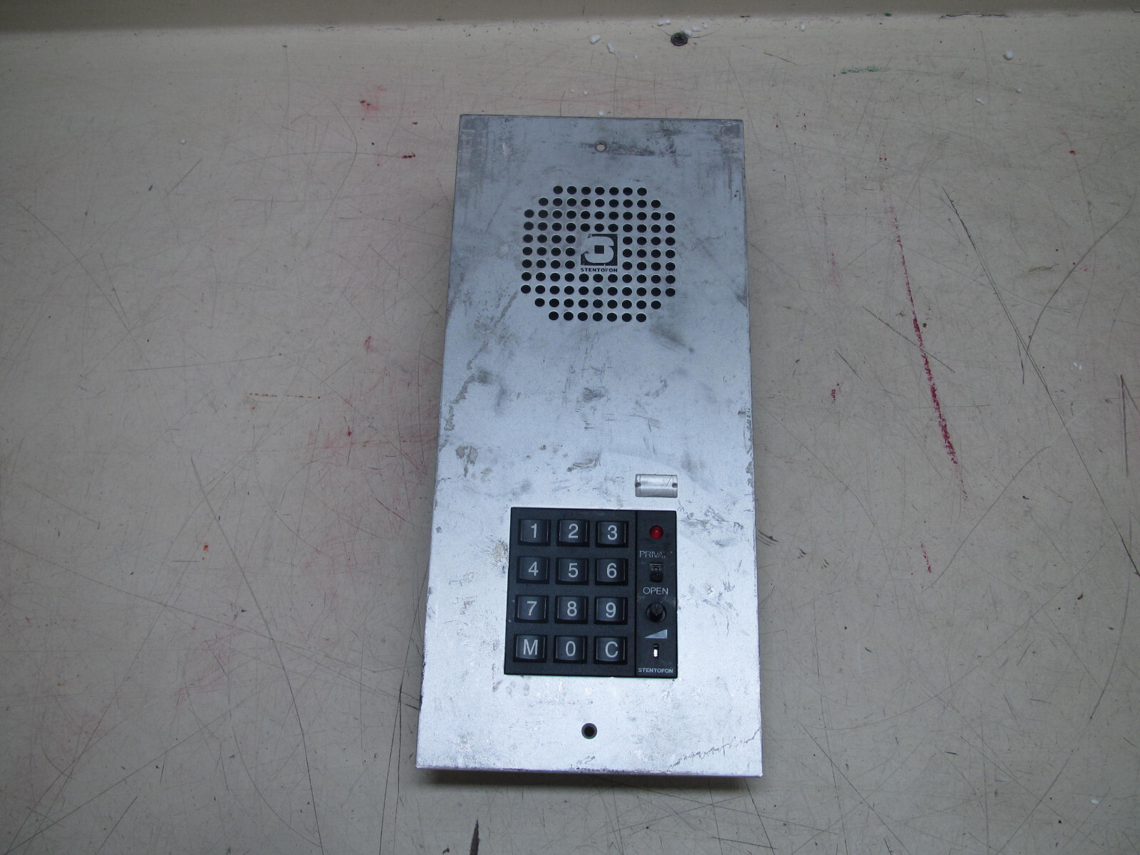 Stentofon Wall Master Call Station With Keypad P/N: 1007040000 REV: 02.00