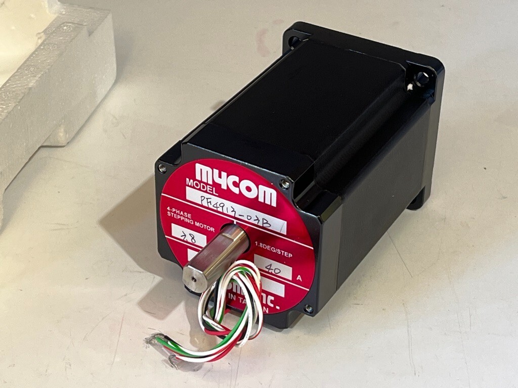 Mycom PF4913-03B Dual Shaft 4-Phase Stepping Motor - 3.8V, 4.0A, 1.8Deg / Step