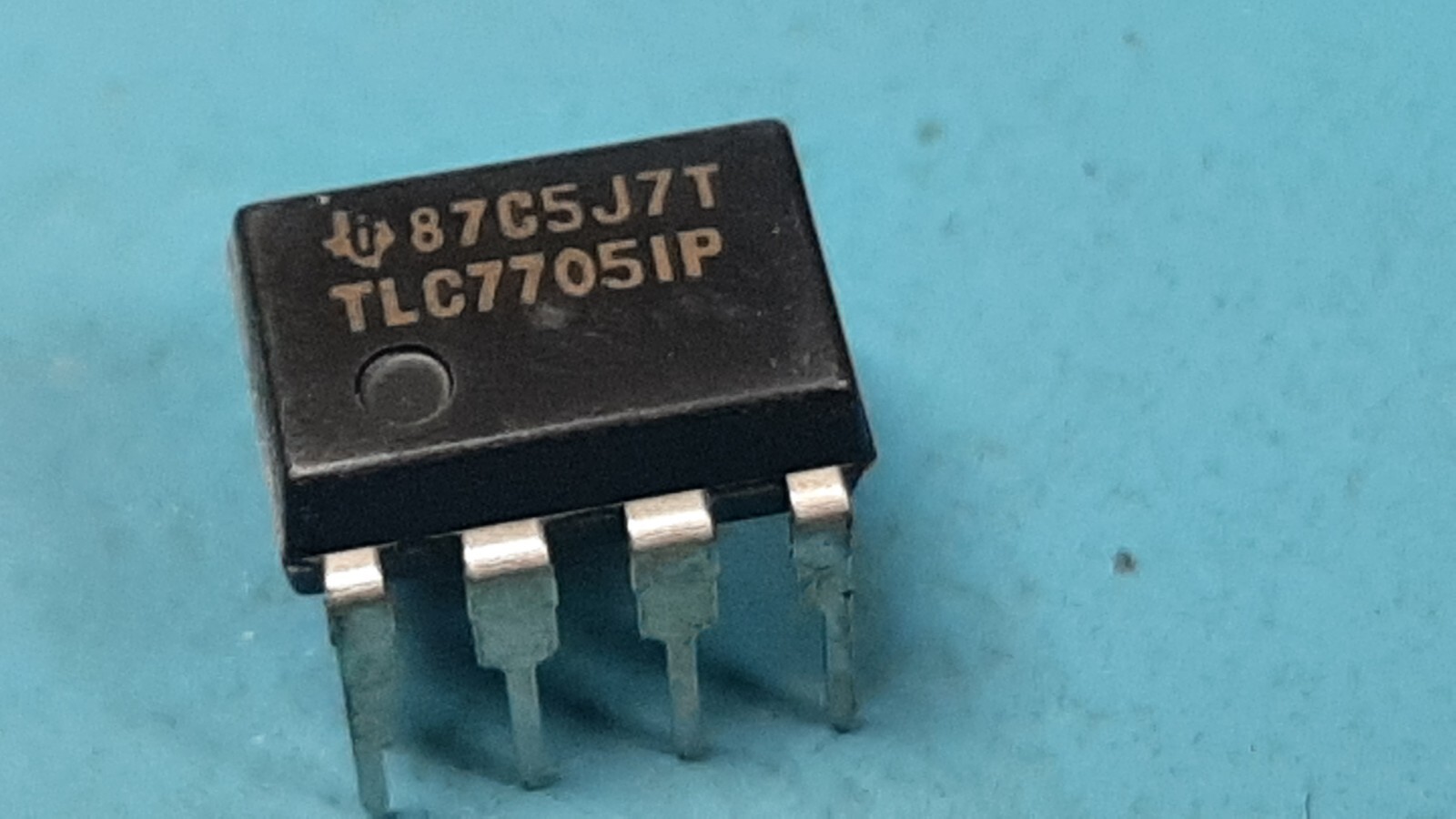 ( 7 PCS ) TEXAS INSTRUMENTS SEMI TLC7705IP / TLC7705IP (BRAND NEW)