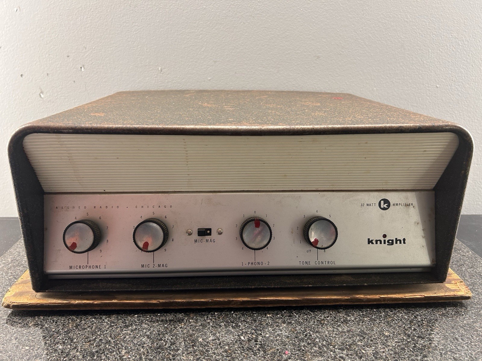 Vintage Knight 32 Watt Tube Amplifier KN3032.