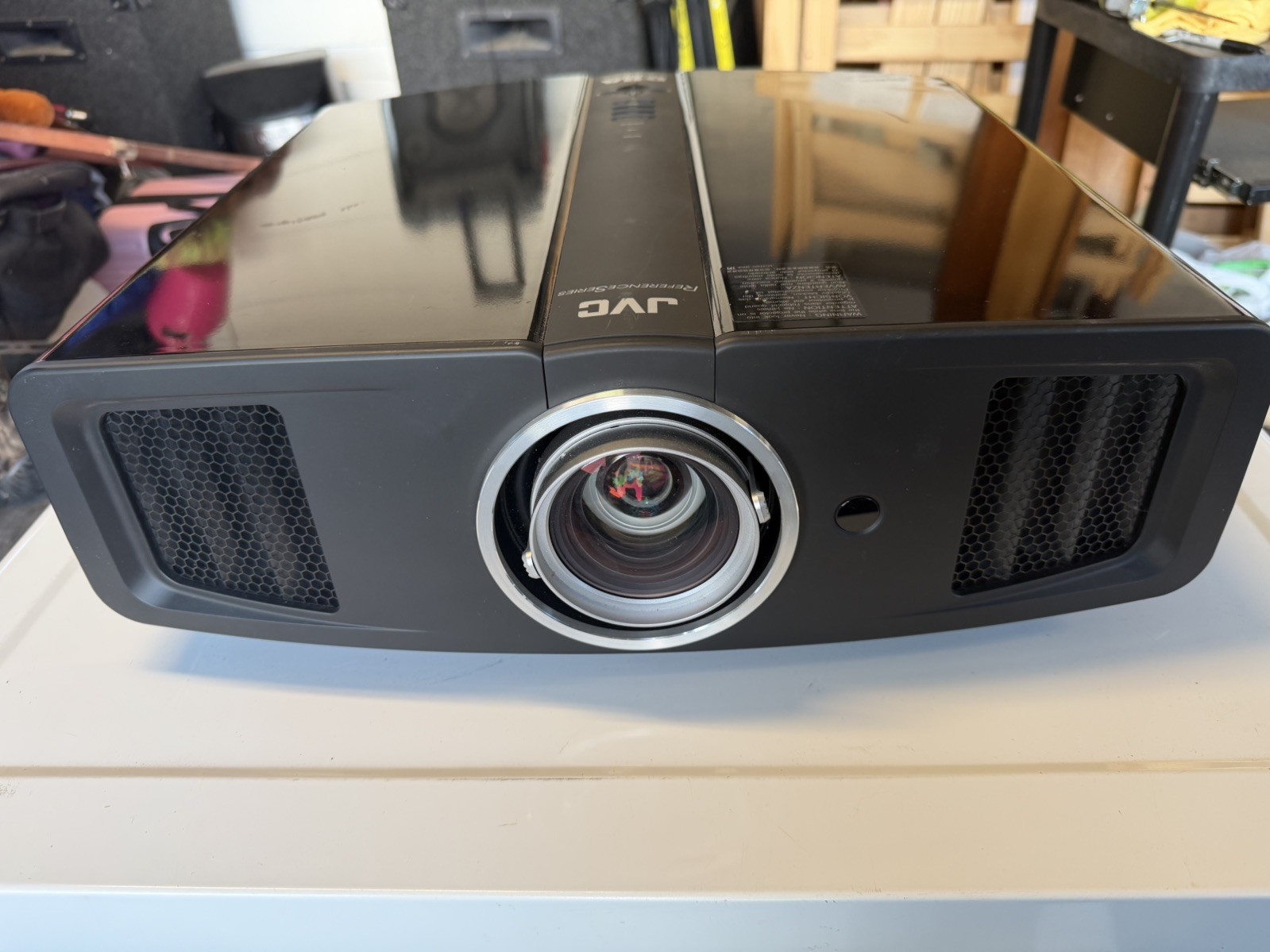 JVC DLA-RS1 Full HD D-ILA Home Cinema Projector - Tested Good Condition