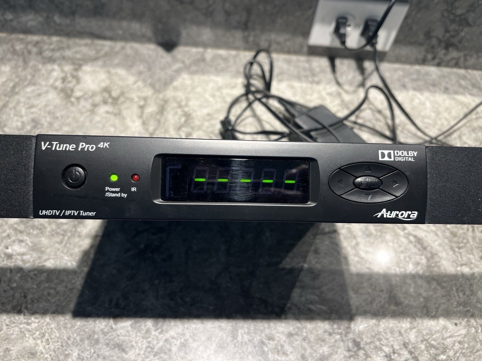 Aurora Multimedia V-Tune Pro 4K UHDTV/IPTV Tuner VT-400 with Power Adapter