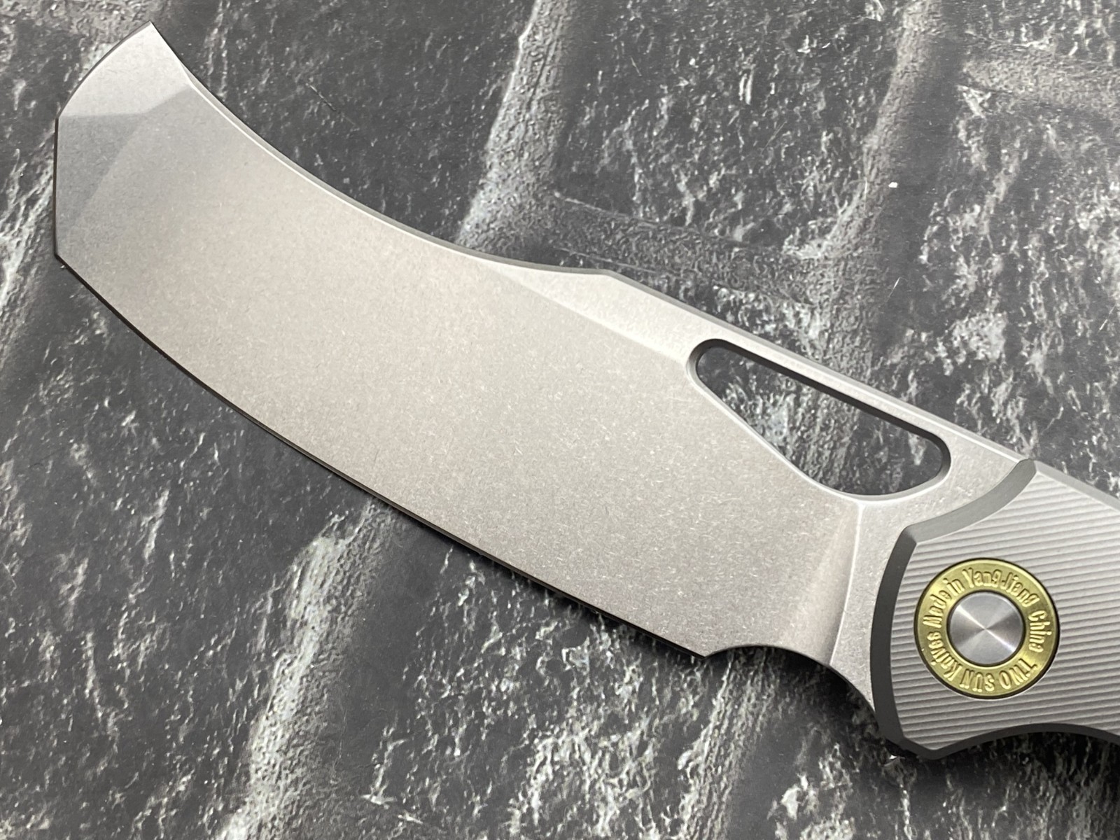 Twosun TS572-K110-CF Folding Knife K110 Blade Titanium/CF Handle Pocket Knife