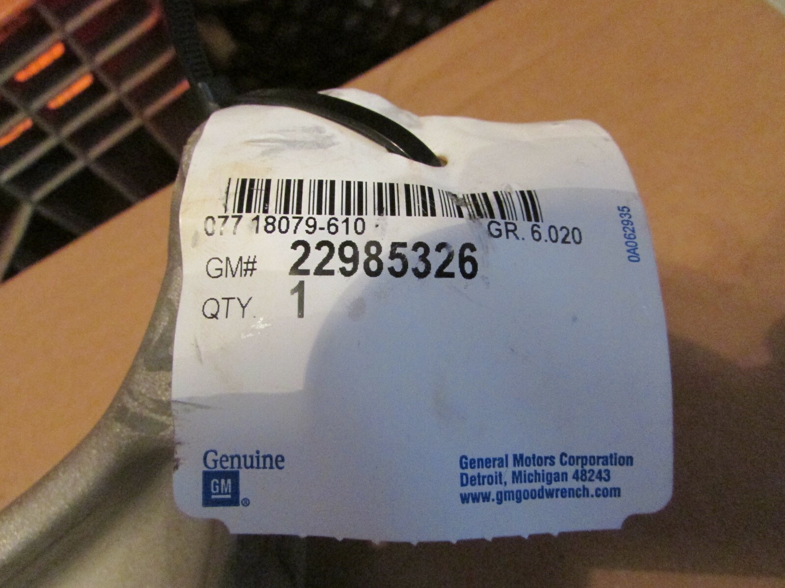 Steering Knuckle-Driver Side Left GM Parts 22985326 * NEW / OE *