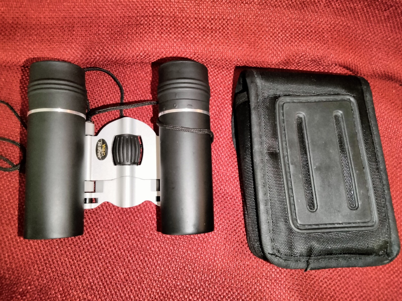 Minnesota Timberwolves small compact 8x21 binoculars with case, work great VG