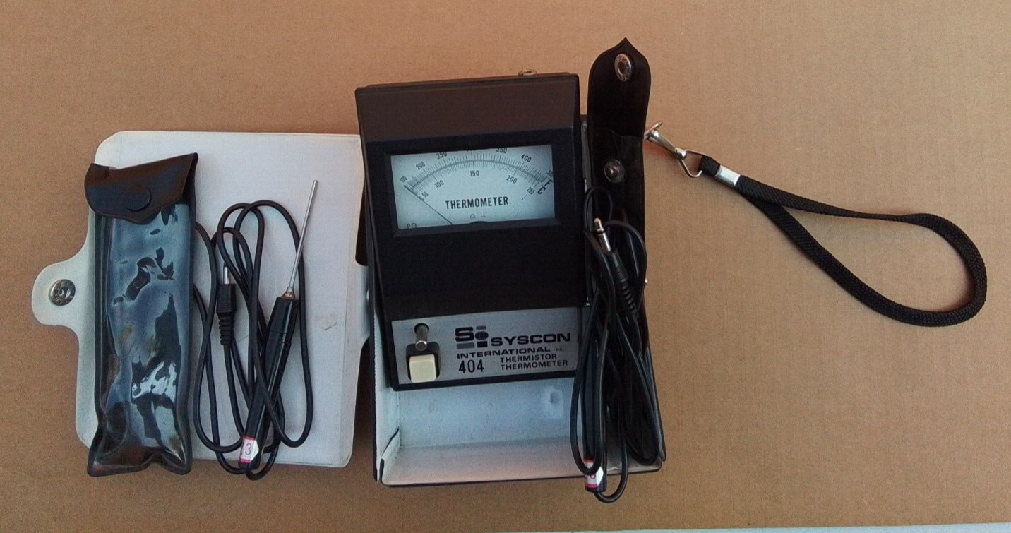 Syscon International Model 404 Thermistor Thermometer Case &Test Leads Vtg
