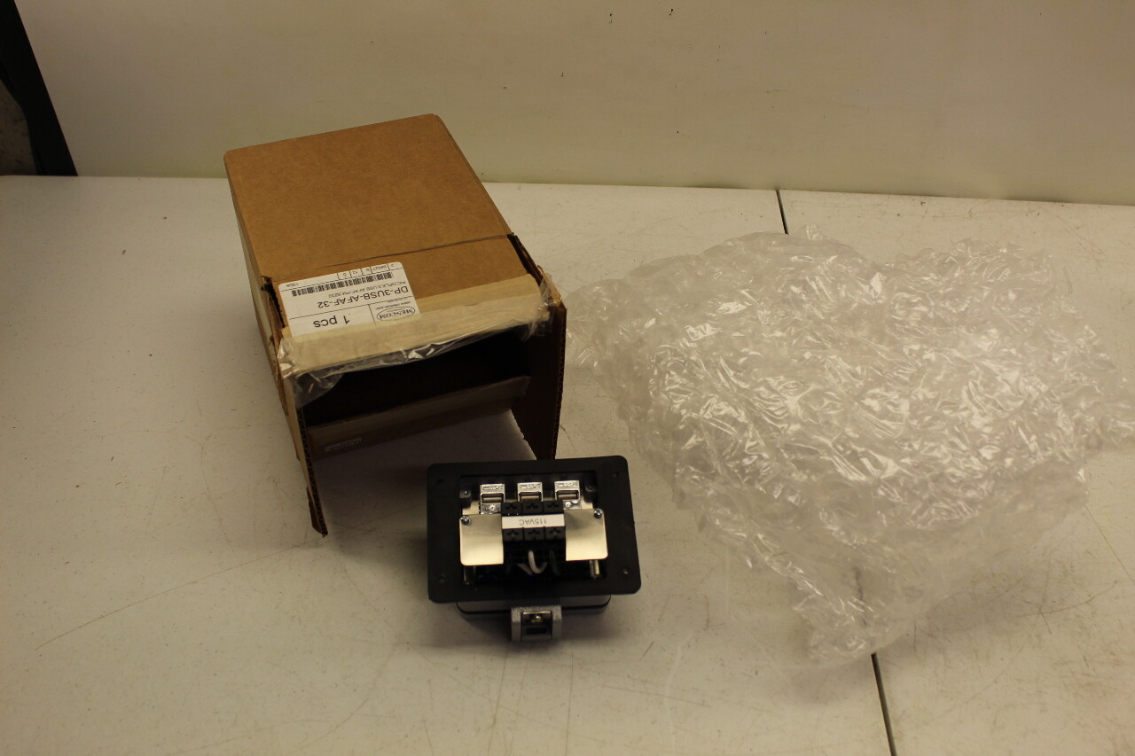 Mencom DP-3USB-AFAF-32 Panel Interface Connector New In Box