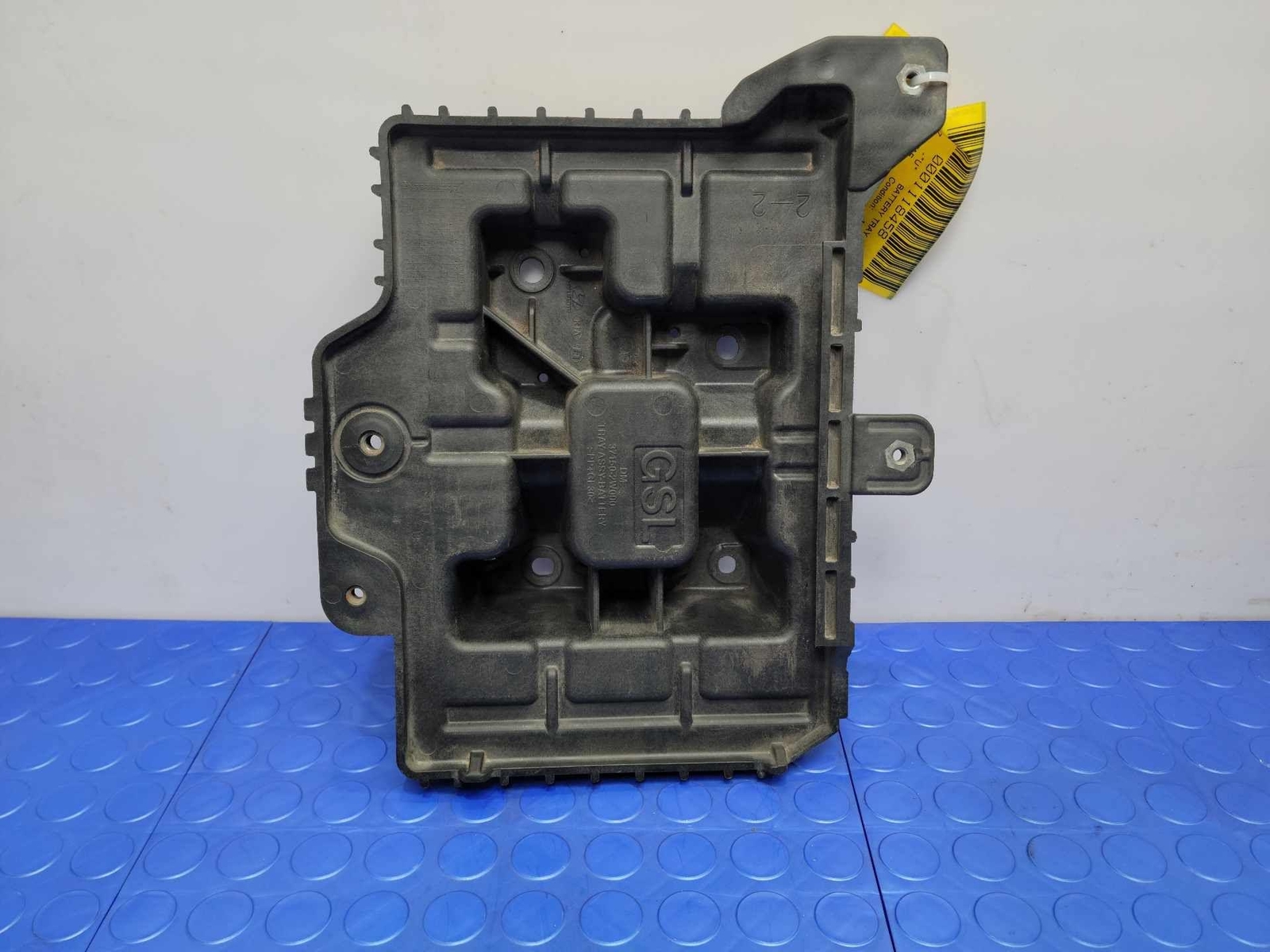 13-16 Hyundai Santa Fe Sport 68AH Battery Tray Carrier Genuine OEM 371502W000