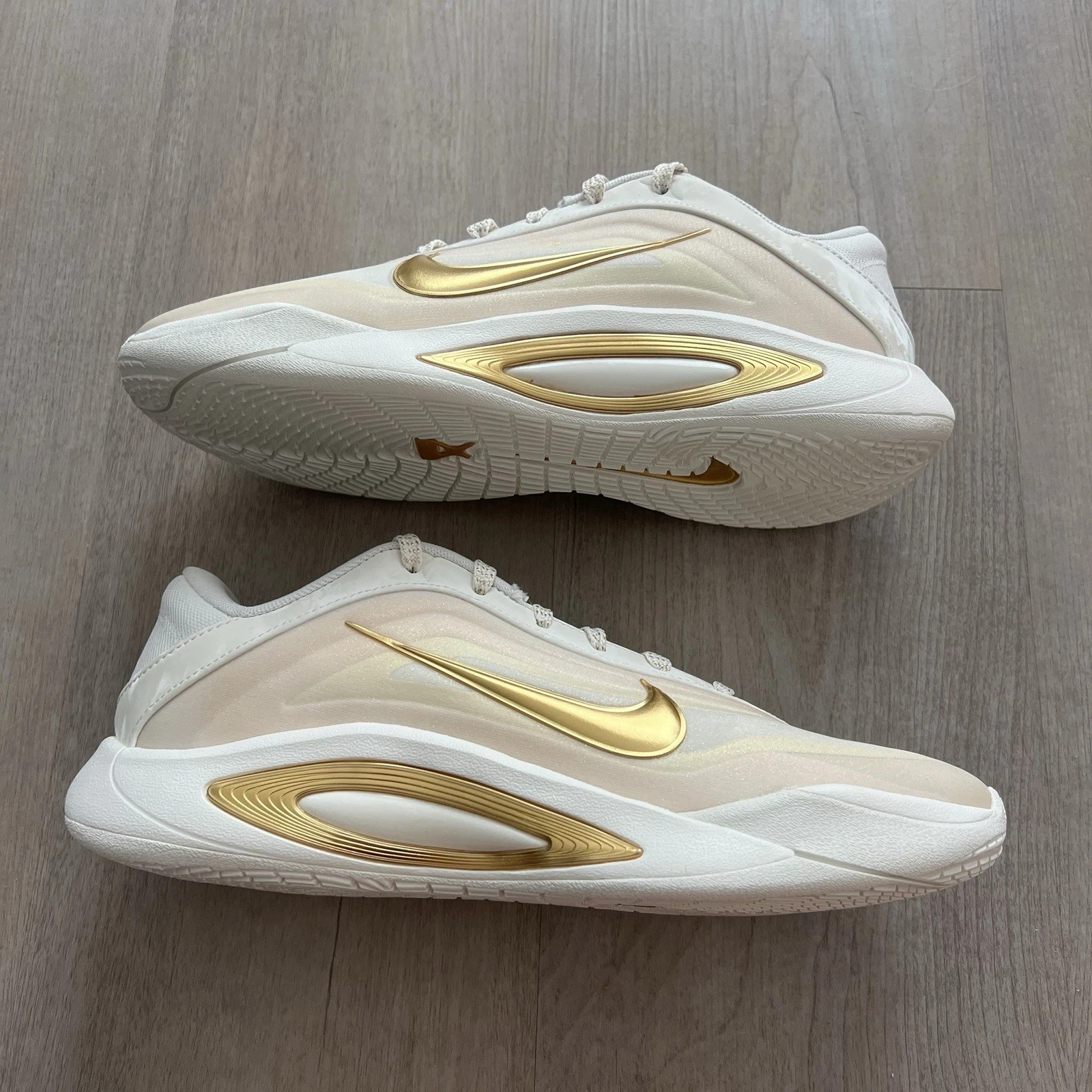 Nike A'One Gold Dynasty W Basketball Sneakers TB FZ8605-102 Womens Size