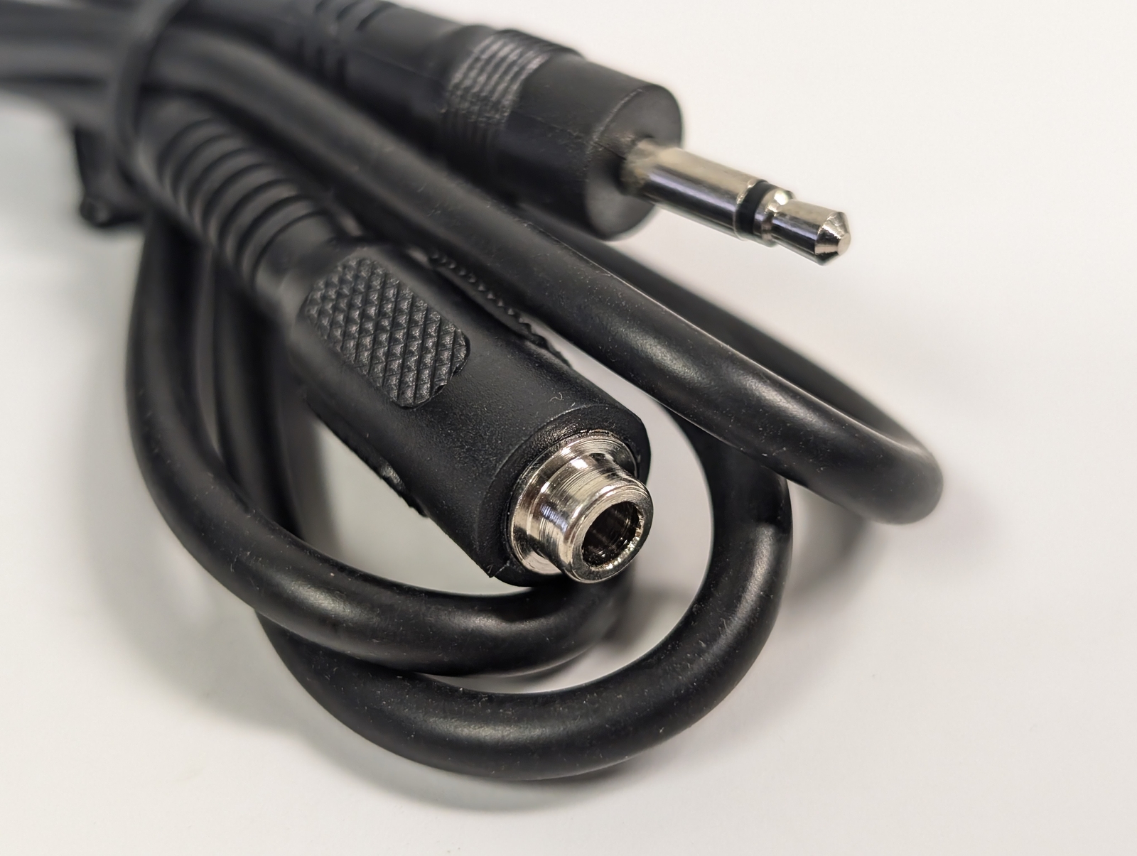 3.5mm MINI PLUG TO 3.5mm MINI JACK EXTENSION CABLE