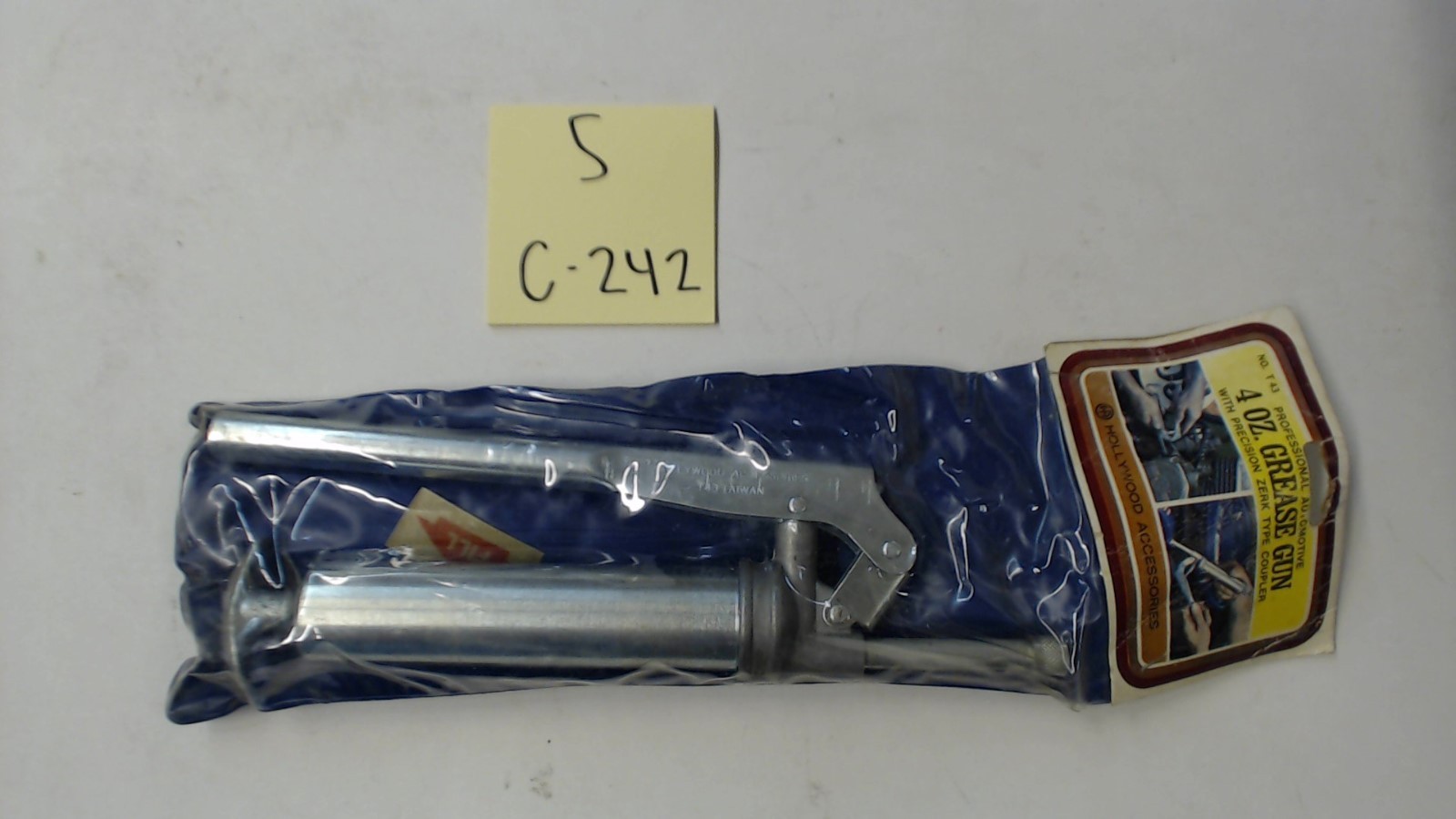 4 oz. Grease Gun with Zero Type Coupler