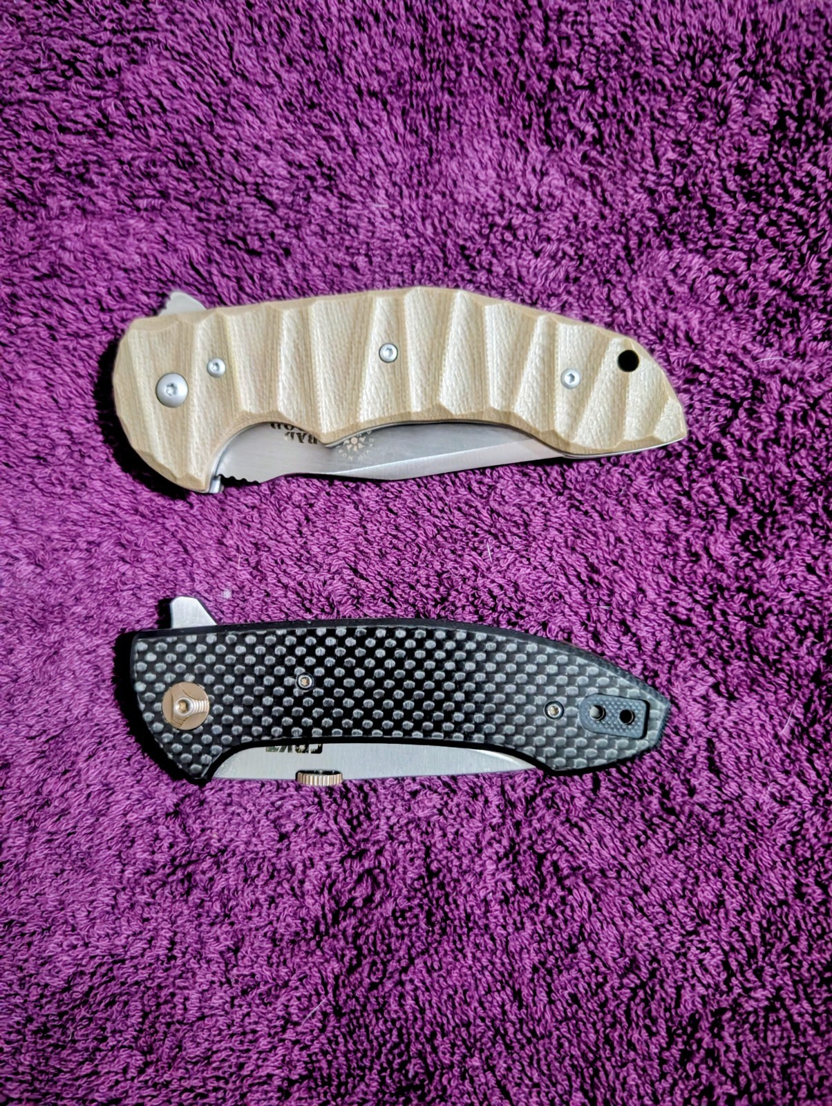 2 Pocket Knife Lot