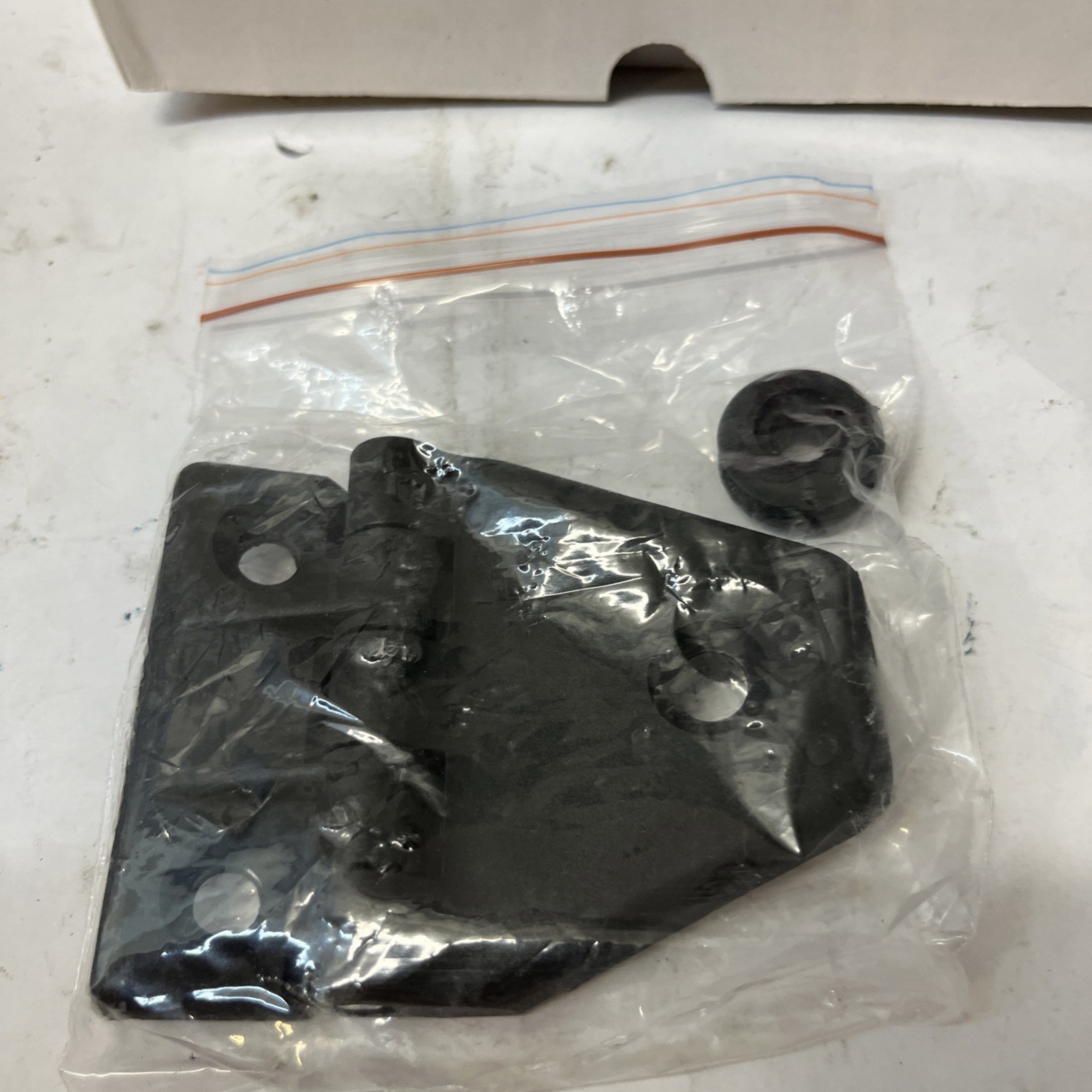 Albert Jagger 1350/002 Black Plastic Hinge With Grommet Box Of 20