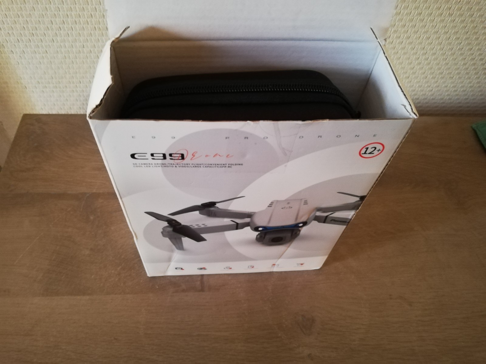 E99 Pro foldable drone / HD camera, remote control, case + accessories + battery