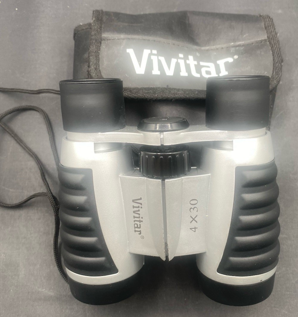 Vivitar 4x30 Compact Binoculars with Case A11