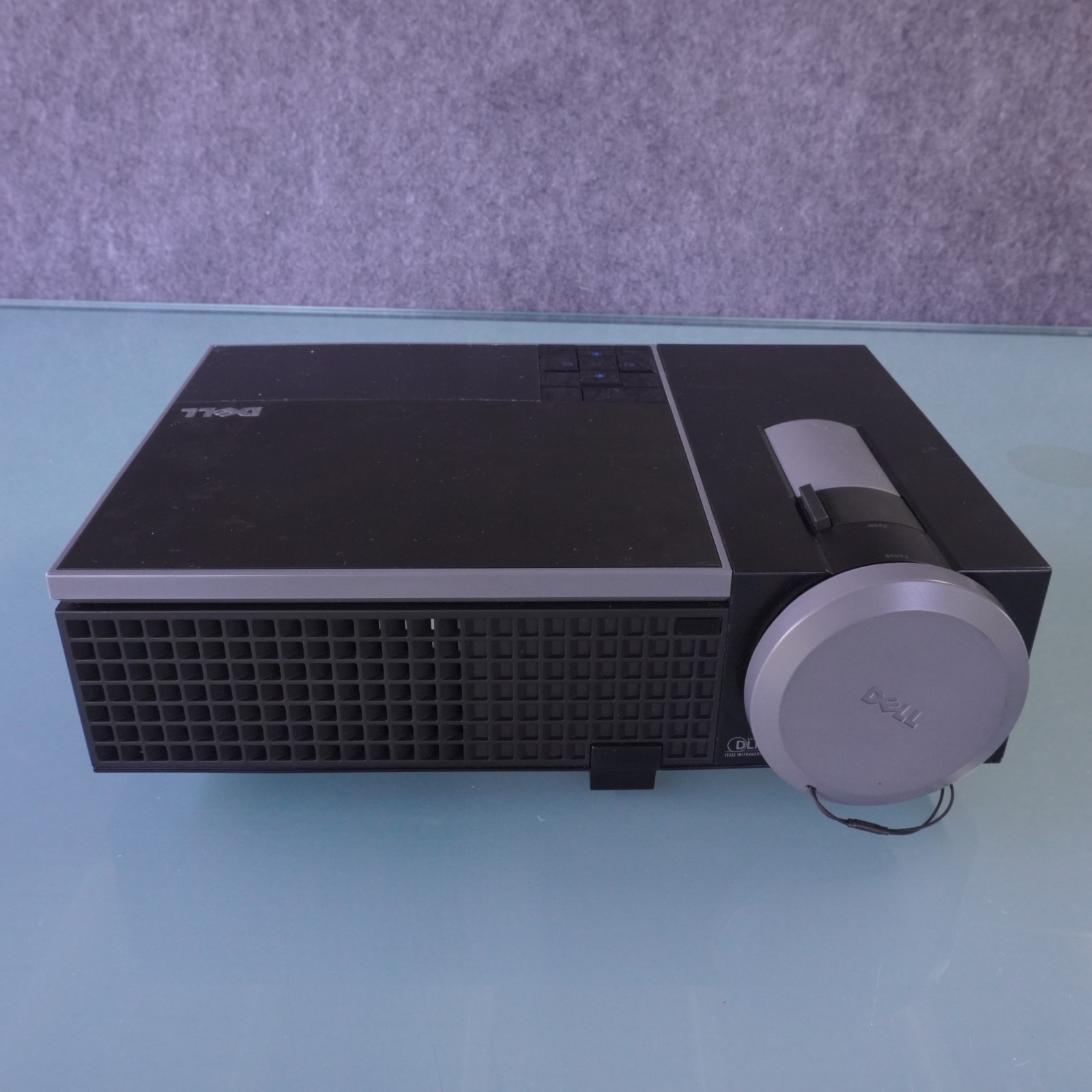 Dell 1409X DLP Projector 2500 Lumens HD 1080i HDMI VGA Portable Movie Office Bla