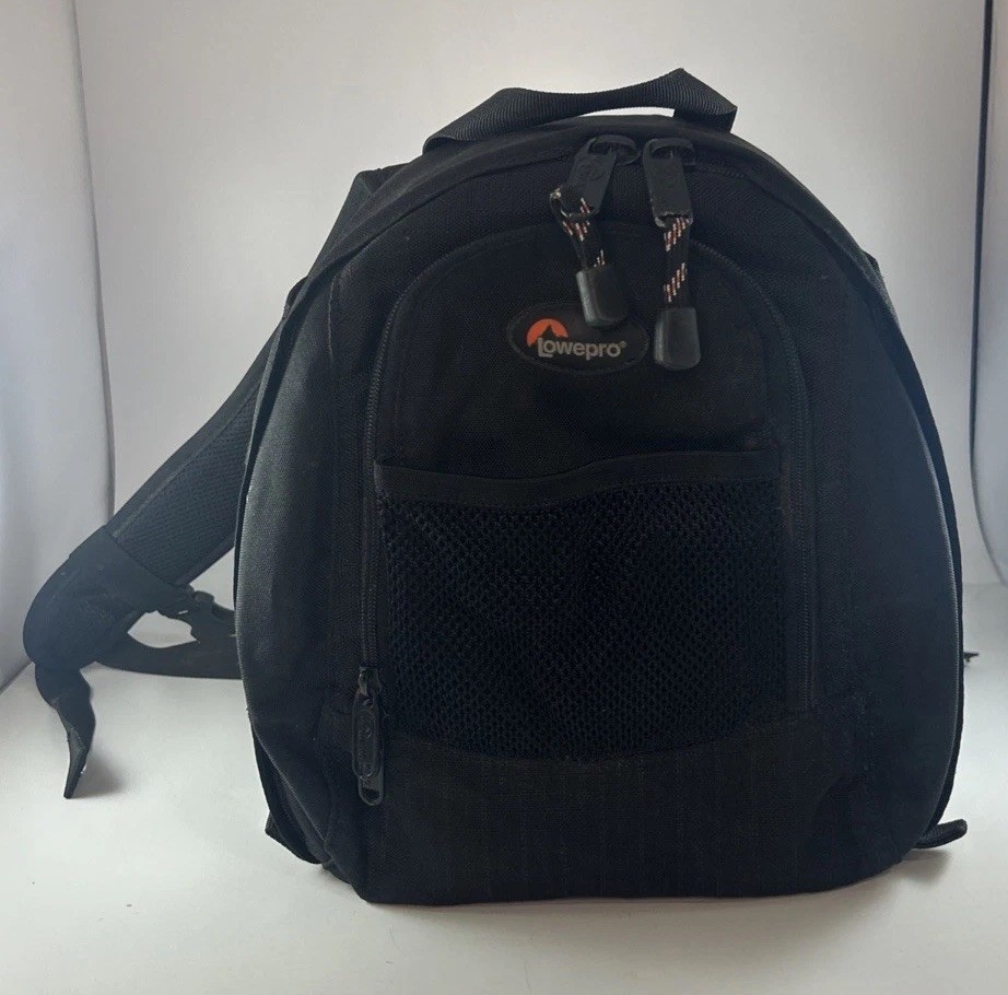 LowePro Micro Trekker 100 Camera Bag Backpack Black Compartment 12" x 10" x 6"