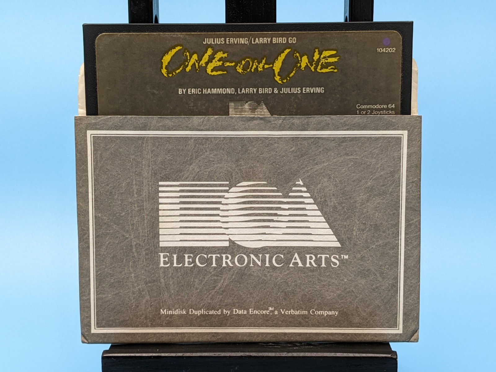 Julius Erving vs Larry Bird Go One On One EA 5.25 Floppy Commodore 64/128: 1984