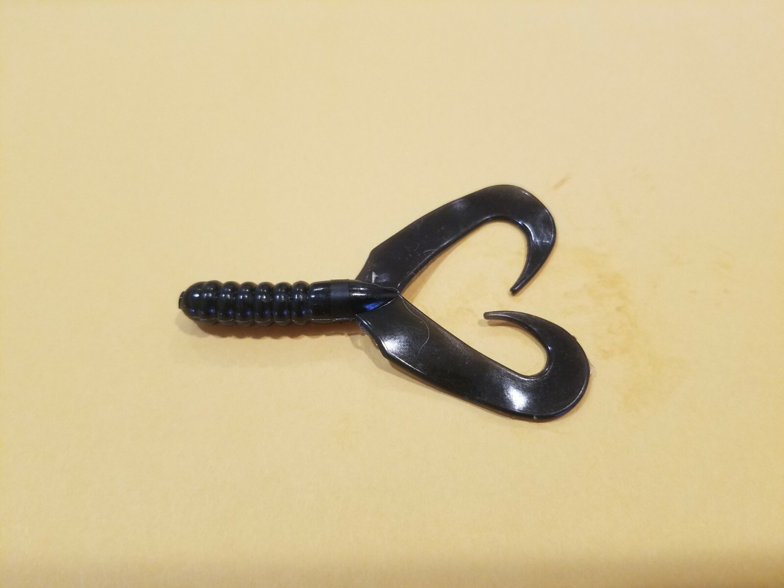 TWIN GRUB TAILS