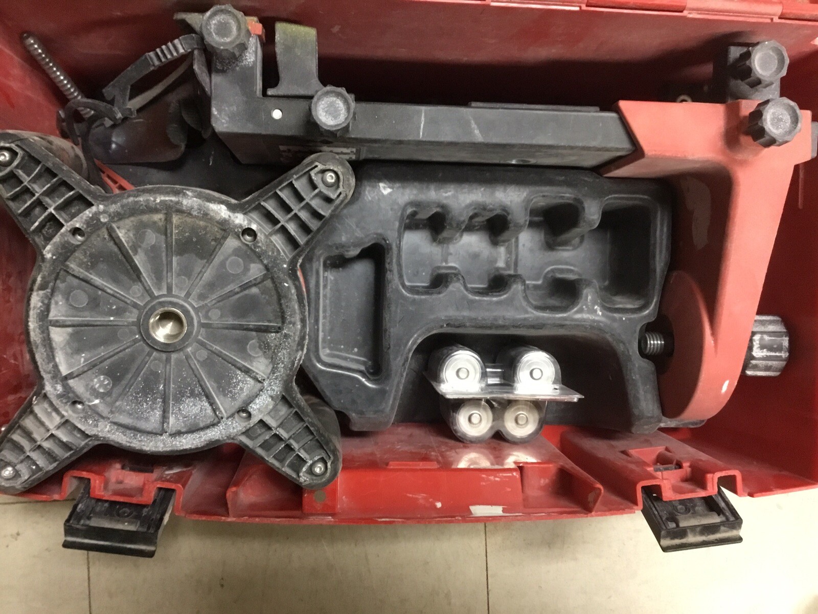 Hilti Pri2 W/wall Mount + Case *READ*