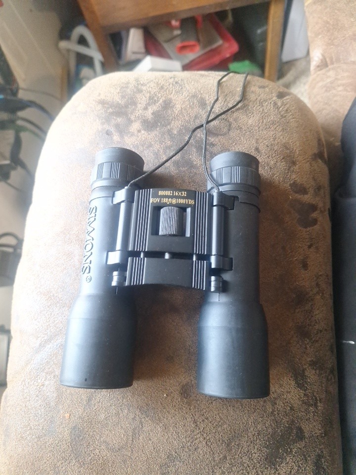Simmons 16x32 Binoculars – Compact Folding Design, 188ft@1000yds