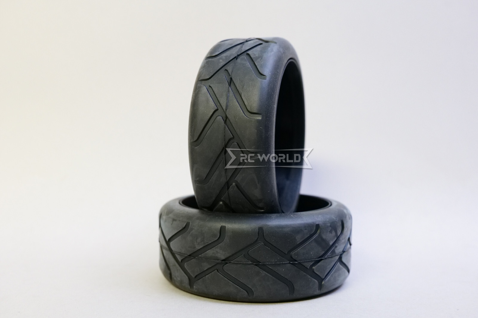 1/8 WHEELS & TIRES Street Tread (4PC) -BLACK -