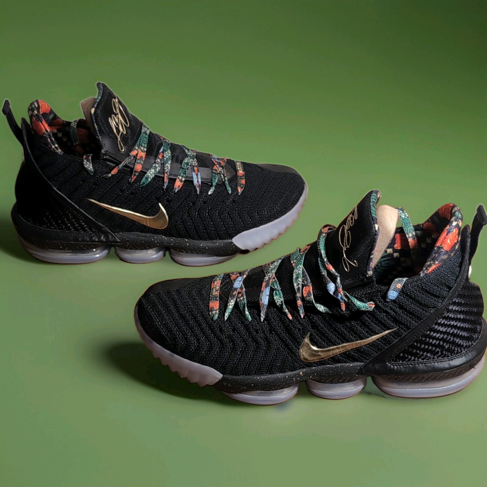 Nike Mid Top Basketball Sneakers Black/Multicolor Lace Up CL 1518 001