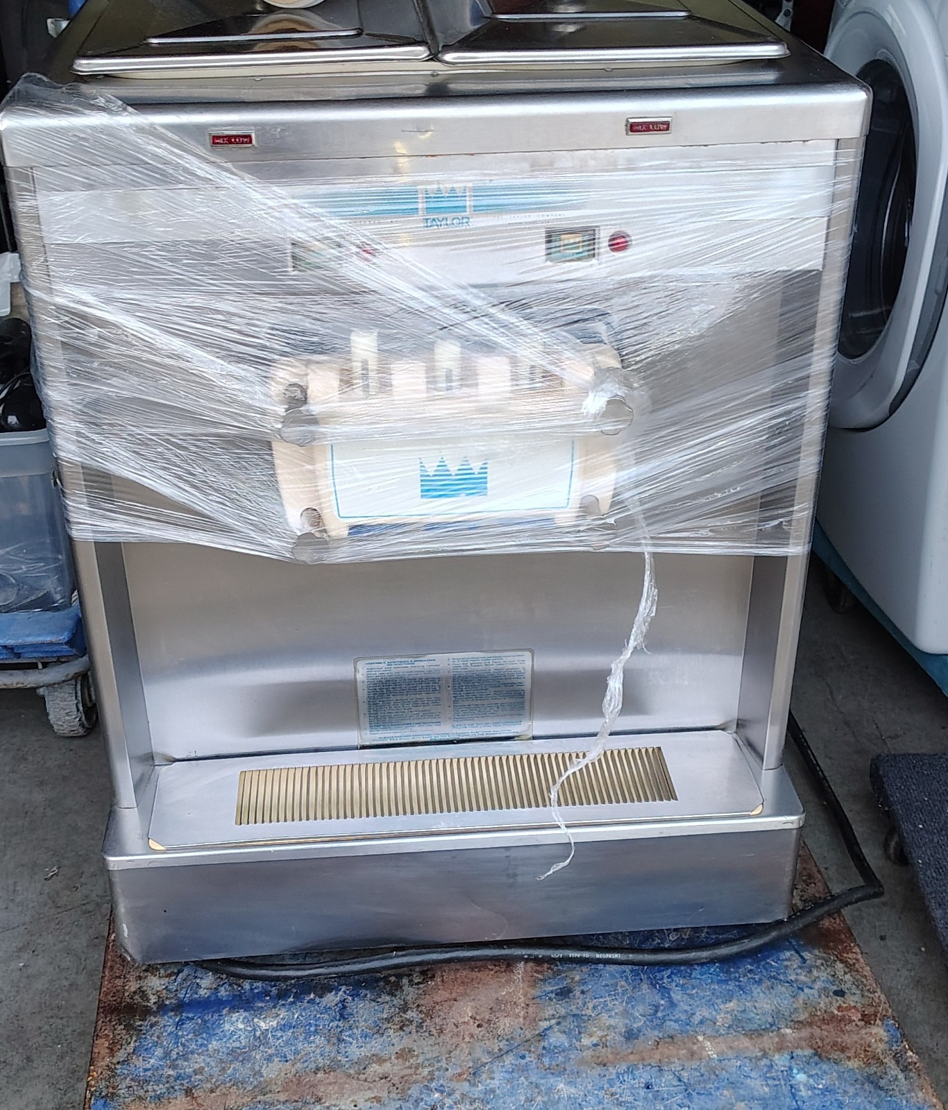 TAYLOR 338 COUNTERTOP ICE CREAM MACHINE