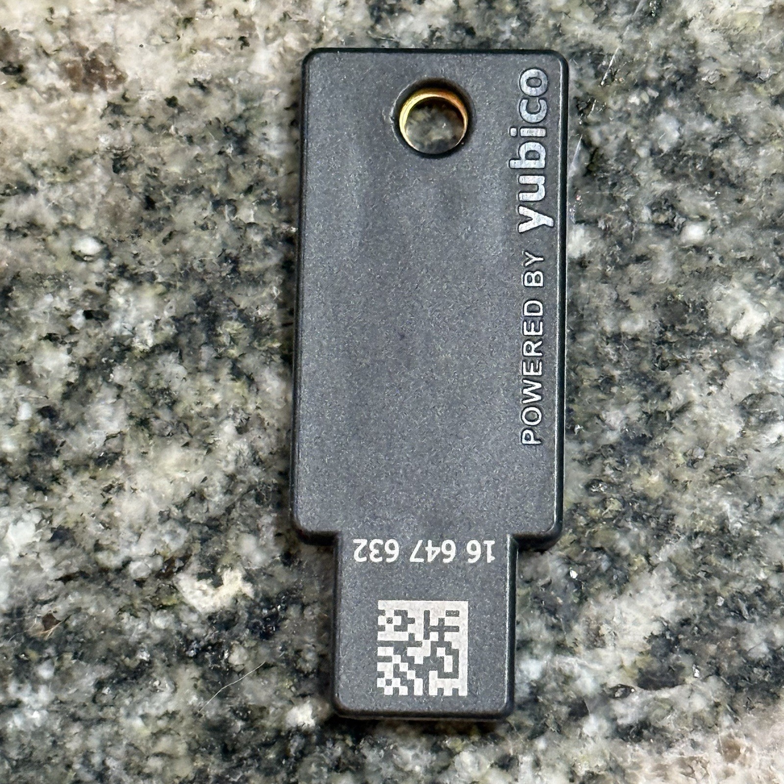 Yubico Yubikey 5 USB-A NFC Single Security Key Y-237 Open Box