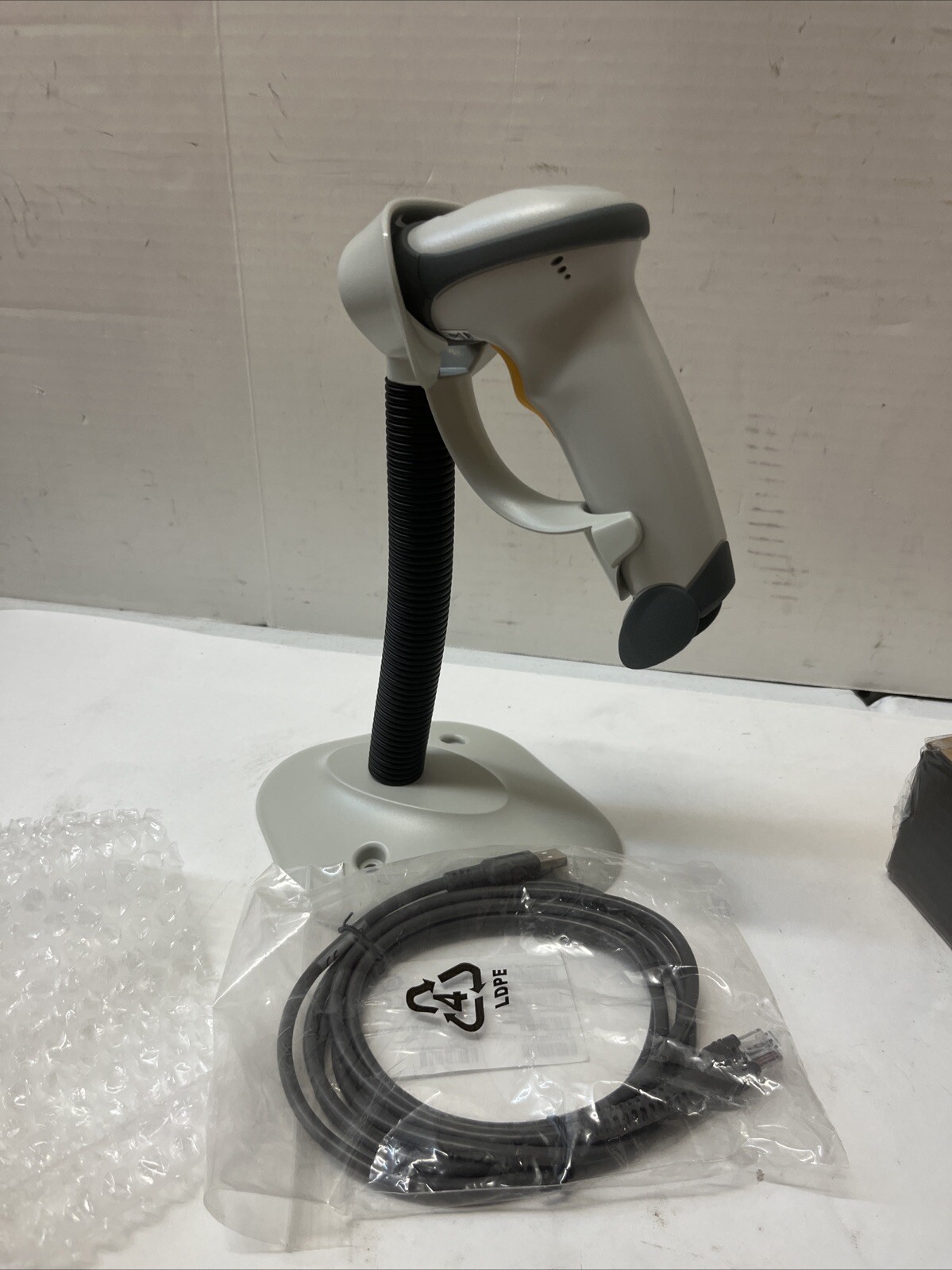 Symbol LS2208-SR20001R Handheld Barcode Scanner w/Stand