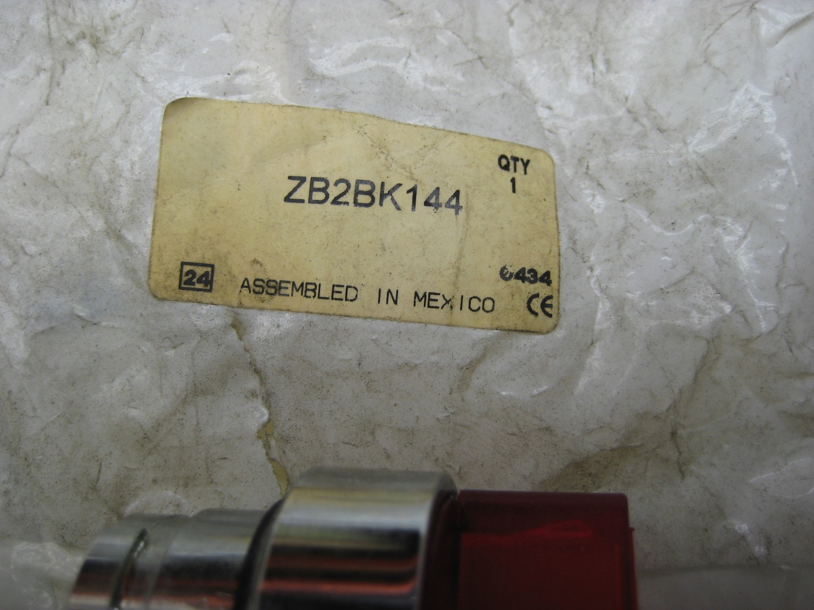 TELEMECANIQUE ZB2BK144 RED SELECTOR SWITCH NSMP