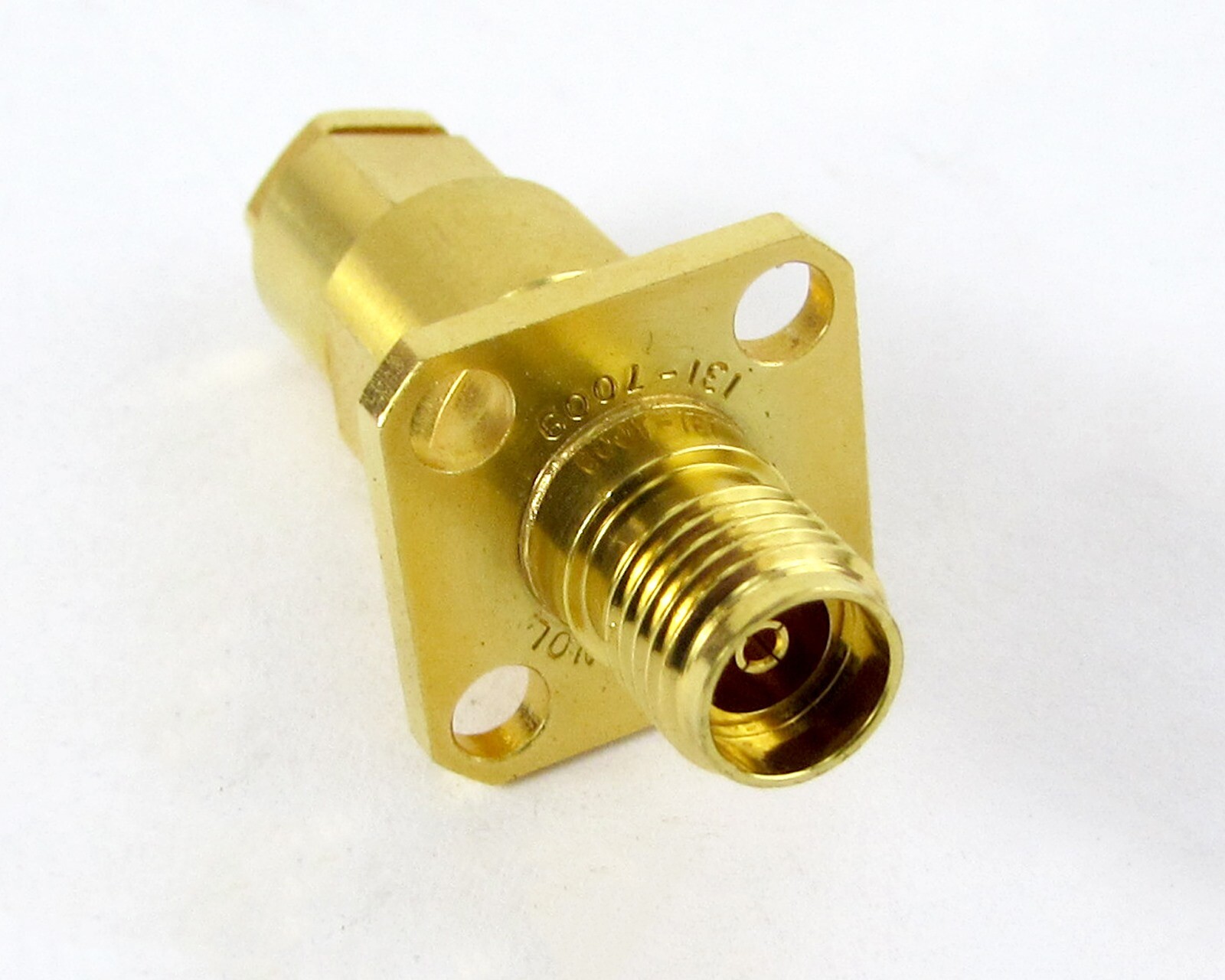 Amphenol - 131-7009 R6402 APC 3.5mm Gold SMA Female Connector