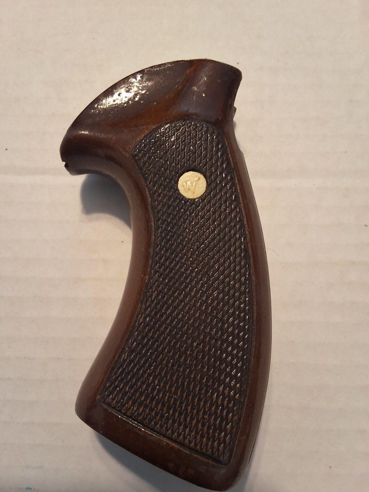 DAN WESSON GRIPS WOOD BROWN CHECKERED