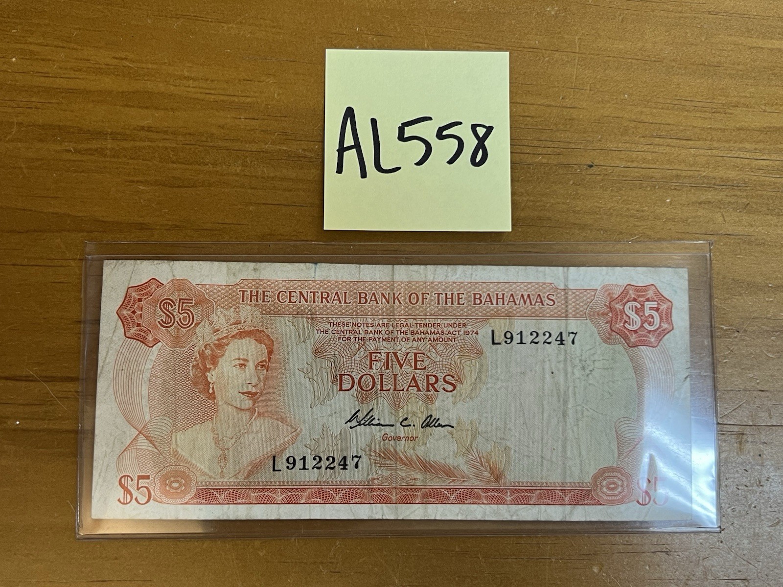 Central Bank of the Bahamas 1968 $5 Five Dollar Note, Circulated P#37b